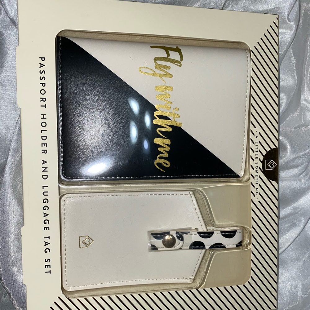 Passport holder and luggage tag set